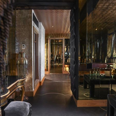 Crazy Bear Beaconsfield Hotel Bagian luar foto