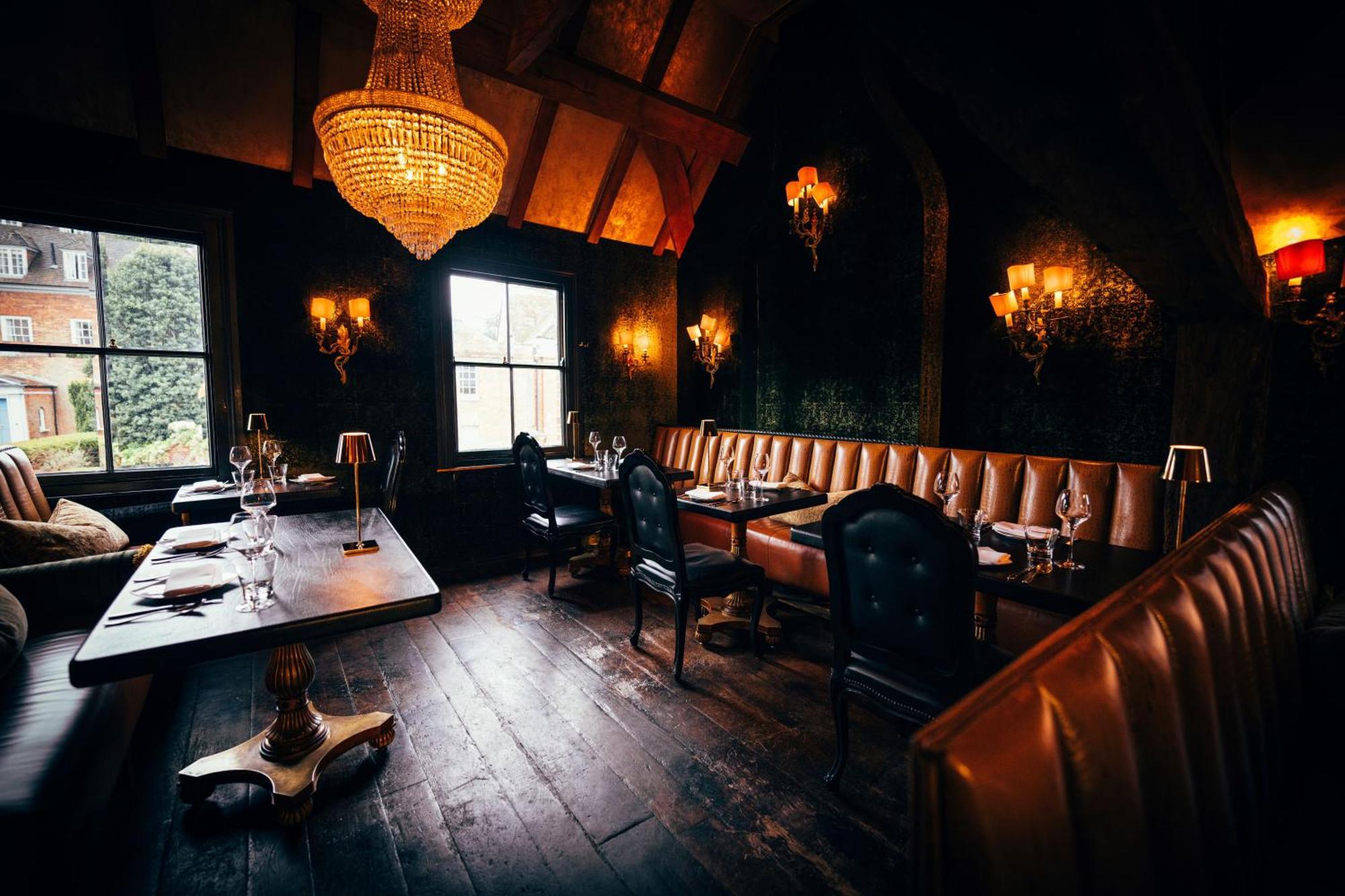 Crazy Bear Beaconsfield Hotel Bagian luar foto The interior of the restaurant