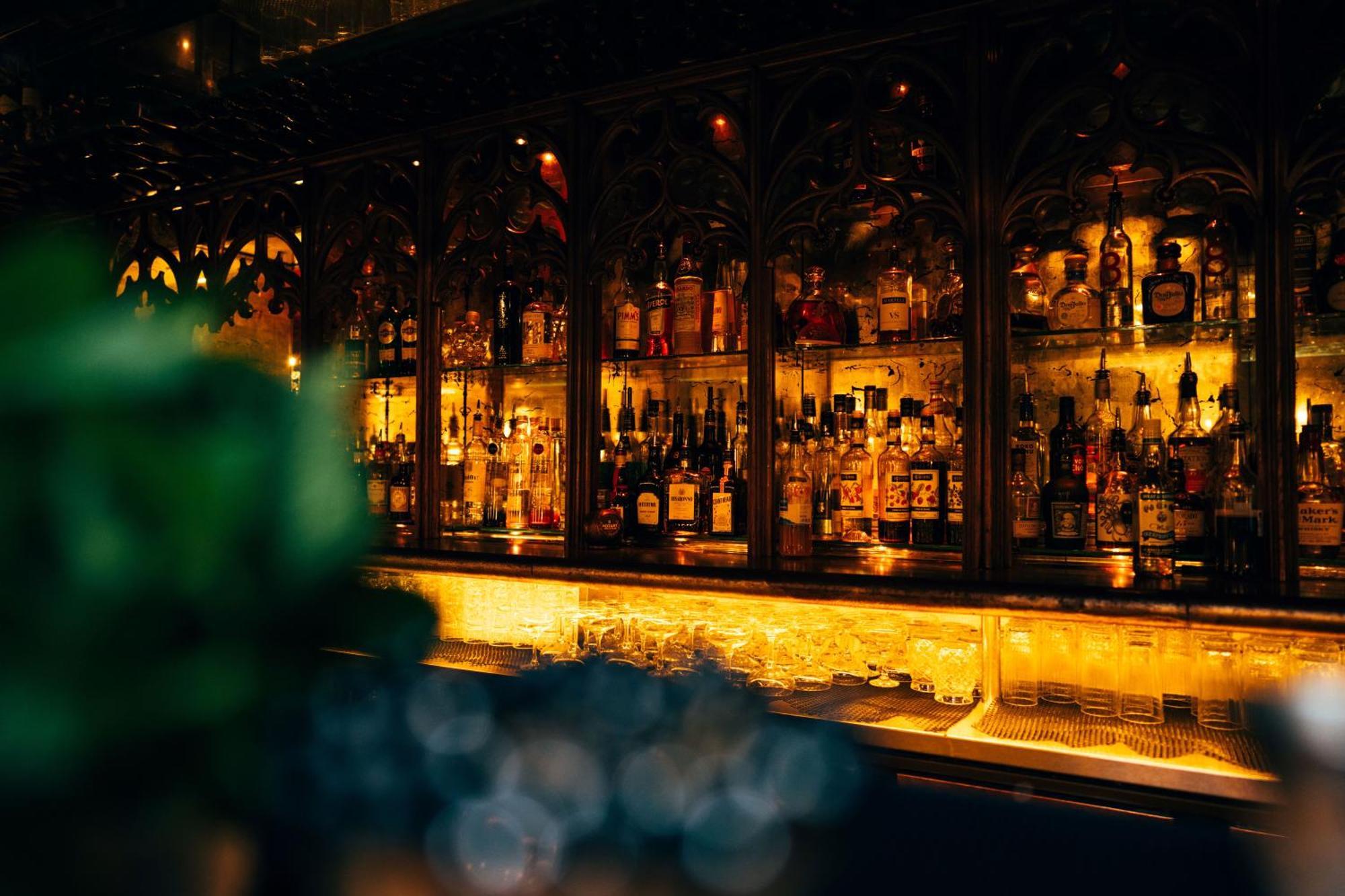 Crazy Bear Beaconsfield Hotel Bagian luar foto The bar at the 21 Club