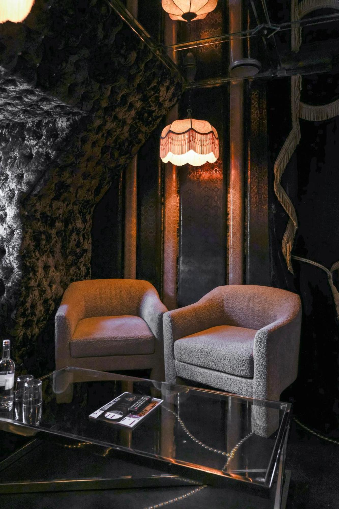 Crazy Bear Beaconsfield Hotel Bagian luar foto
